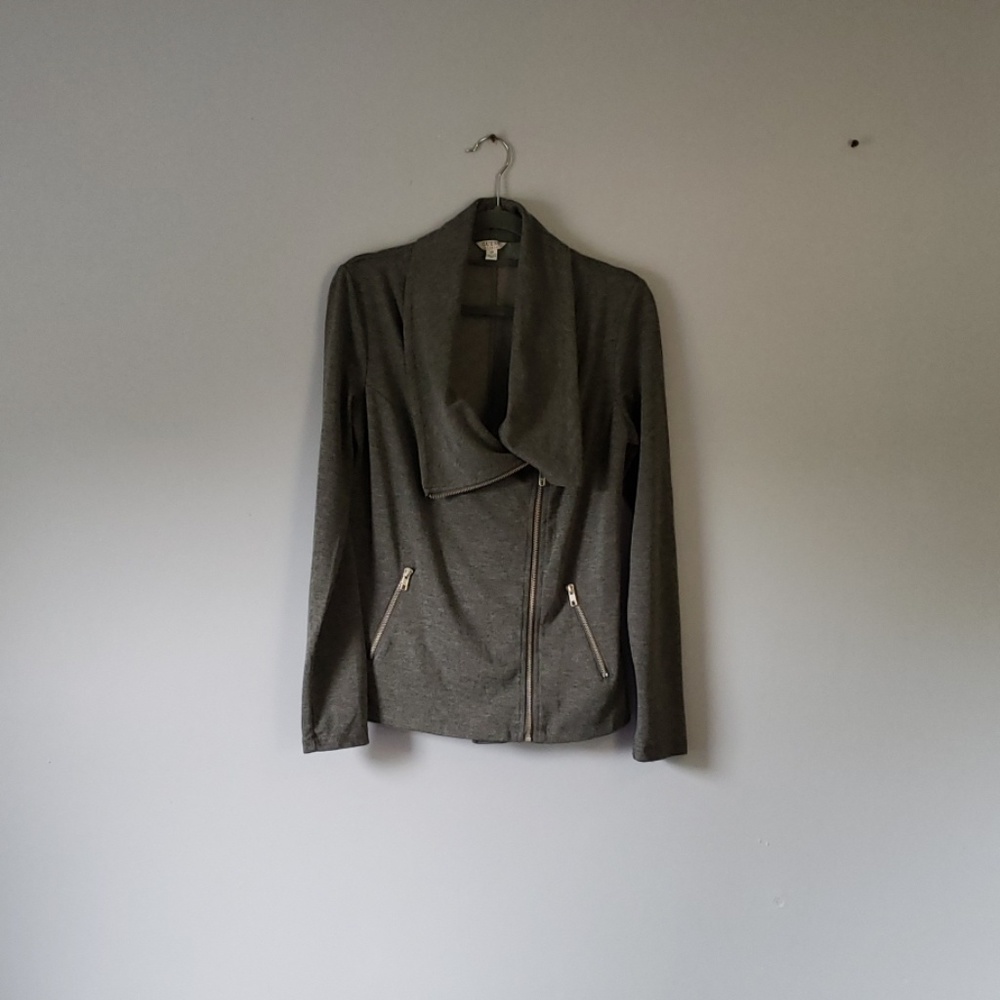 GUESS - Picture 3 of 4